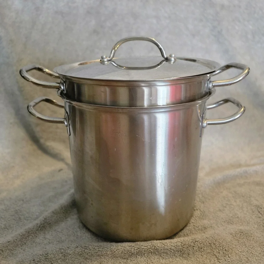Kirkland Signature Professional 12 QT Stock Pot w/Steamer & Lid